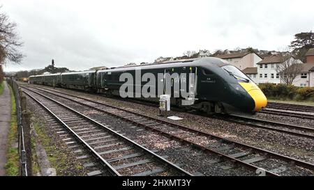 Neuer Elektrodieselzug der GWR-Klasse 800, in Paignton, Devon, England, Großbritannien. Stockfoto