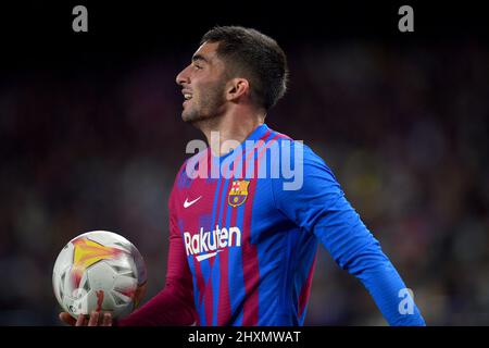 Barcelona, Spanien, 13. März 2022. Ferran Torres (19) vom FC Barcelona während des spanischen La Liga-Spiels zwischen dem FC Barcelona und Osasuna im Camp Nou Stadium. Stockfoto