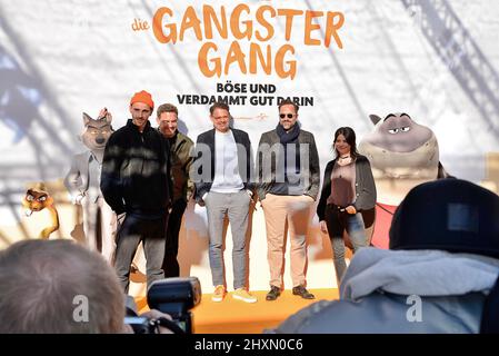 Fynn Kliemann, Sebastian Bezzel, Max Giermann, Kurt Krömer, Joyce Ilg bei der Premiere des Animation-Kinofilms DIE GANGSTER GANG im UCI LUXE Berlin. Be Stockfoto
