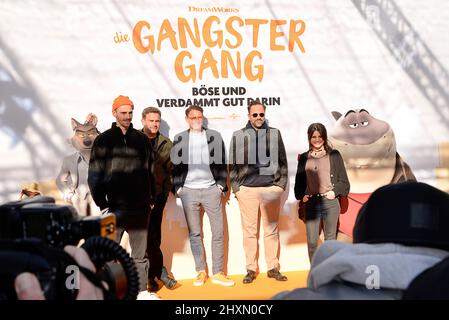 Fynn Kliemann, Sebastian Bezzel, Max Giermann, Kurt Krömer, Joyce Ilg bei der Premiere des Animation-Kinofilms DIE GANGSTER GANG im UCI LUXE Berlin. Be Stockfoto