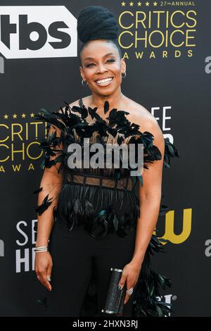 Los Angeles, USA. 13. März 2022. Amber Ruffin bei den Critics' Choice Awards 27., die am Sonntag, 13. März 2022, auf der Fairmont Century Plaze in Los Angeles, CA, verliehen wurden. (Foto: Casey Flanigan/imageSPACE) /Sipa USA Kredit: SIPA USA/Alamy Live News Stockfoto