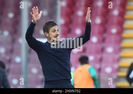 Salerno, Italien. 12. März 2022. (3/12/2022) Alessio Dionisi Coach (US Sassuolo) gestikuliert während des Spiels die Serie A zwischen den USA. Salernitana 1919 und AC Sassuolo beim Stadio Arechi Endstand 2-2 in Salerno, Italien am 12. März 2022. (Foto: Agostino Gemito/Pacific Press/Sipa USA) Quelle: SIPA USA/Alamy Live News Stockfoto