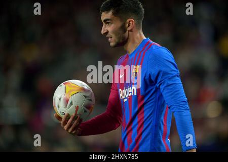 Barcelona, Spanien, 13. März 2022. Ferran Torres (19) vom FC Barcelona während des spanischen La Liga-Spiels zwischen dem FC Barcelona und Osasuna im Camp Nou Stadium. Stockfoto