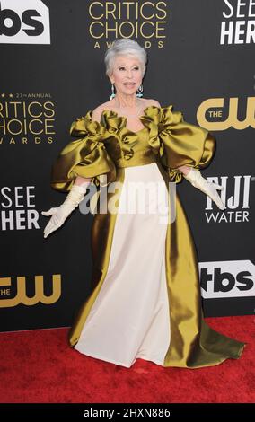 Los Angeles, Kalifornien. 13. März 2022. Rita Moreno bei der Ankunft für die Annual Critics Choice Awards 27. (CCAs), The Fairmont Century Plaza Hotel, Los Angeles, CA, 13. März 2022. Kredit: Elizabeth Goodenough/Everett Collection/Alamy Live Nachrichten Stockfoto