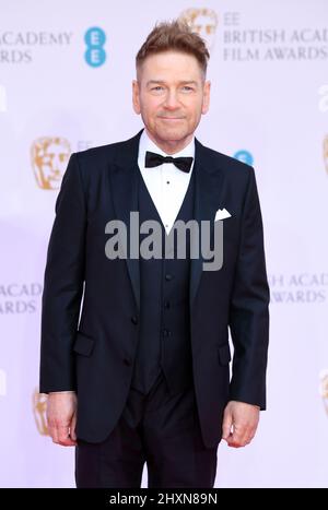 London, Großbritannien. 13. März 2022. Der britische Schauspieler und Regisseur Kenneth Branagh nimmt am Sonntag, 13. März 2022, an den EE British Academy Film Awards in der Royal Albert Hall, London, Teil. Foto von Rune Hellestad/UPI Credit: UPI/Alamy Live News Stockfoto