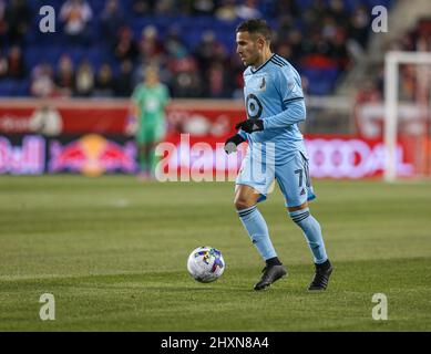 Harrison, NJ, USA. 13. März 2022. Franco Fragapane (7), Mittelfeldspieler von Minnesota United, besiegte die Red Bulls in der Red Bull Arena in Harrison, NJ. Minnesota, während eines MLS-Spiels zwischen dem Minnesota United FC und den New York Red Bulls 1-0. Mike Langish/Cal Sport Media. Kredit: csm/Alamy Live Nachrichten Stockfoto