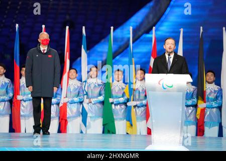 (L-R) Präsident von BOCOG Cai Qi, IPCPräsident von IPC Andrew Parsons, 13. MÄRZ 2022: Abschlusszeremonie der Paralympischen Winterspiele 2022 in Peking im Nationalstadion in Peking, China. Kredit: MA SPORT/AFLO/Alamy Live Nachrichten Stockfoto