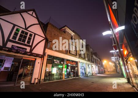 Friary Street bei Nacht Guildford Surrey England Europa Stockfoto