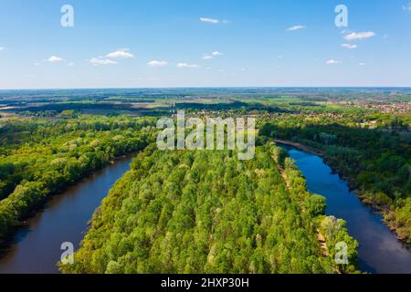 Luftbild über das berühmte Rückwasser der Theiß, neben Toserdo. Der ungarische Name ist Lakiteleki-holt-Tisza. Stockfoto