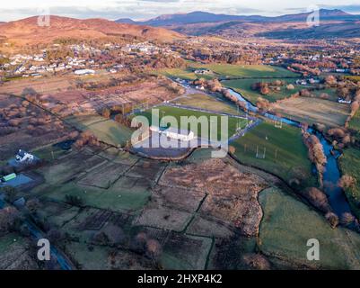 Luftaufnahme von Glenties in der Grafschaft Donegal, Irland. Stockfoto