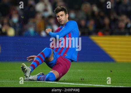 Barcelona, Spanien. 13. März 2022. Barcelona, Spanien. Am 13. März 2022 spielte Gerard Pique vom FC Barcelona während des La Liga-Spiels zwischen dem FC Barcelona und CA Osasuna am 13. März 2022 im Camp Nou Stadium in Barcelona, Spanien. (Foto von Sergio Ruiz/PRESSINPHOTO) Quelle: PRESSINPHOTO SPORTS AGENCY/Alamy Live News Stockfoto