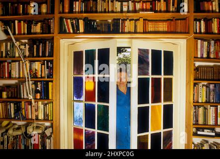 Caryl Churchill zu Hause in London 1988 Stockfoto