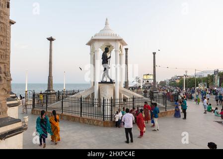 Pondicherry, Indien - 12. März 2022: Gandhi-Statue auf der Strandpromenade. Stockfoto