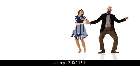 Flyer mit ein paar Tänzern, jungen Mann und Frau in Vintage Retro-Stil Outfits tanzen lindy Hop Tanz isoliert auf weißem Hintergrund. Zeitlos Stockfoto
