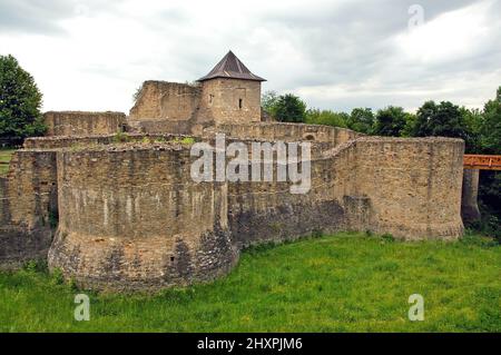 Festung Suceava, Kreis Suceava, Moldawien, Rumänien: Die Seat-Festung von Sucaeva ist eine mittelalterliche Burg im ehemaligen Fürstentum Moldawien. Stockfoto