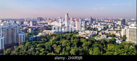 Luftaufnahme von Pechersk, einem zentralen Viertel von Kiew, Ukraine Stockfoto