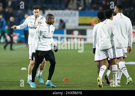 Bergamo, Italien. 10. März 2022. Italien, Bergamo, 10 2022. märz: Moussa Diaby (Leverkusen vorne) beim Aufwärmen über das Fußballspiel ATALANTA gegen BAYER LEVERKUSEN, last16 1.-Bein-Europaliga 2021-2022, Gewiss-Stadion (Bildnachweis: © MGC/Pacific Press via ZUMA Press Wire) Stockfoto