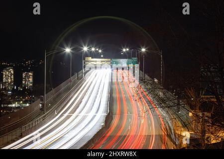 Verkehr über die zweite Narrows Bridge auf dem Highway 1 Stockfoto