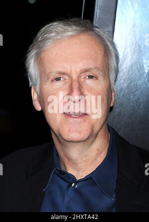 James Cameron bei der „Sanctum“-Weltpremiere im Mann's Chinese Theatre, Hollywood. Stockfoto