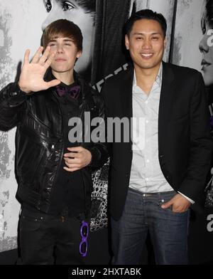 Justin Bieber und Regisseur Jon Chu bei der New Yorker Vorführung von „Justin Bieber: Never Say Never“ im Regal E-Walk Stadium 13 in New York. Stockfoto