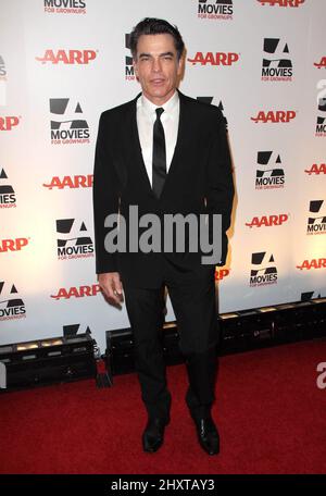 Peter Gallagher nahm an den AARP The Magazine's Annual Movies for Grownups Awards 10. Teil, die im Beverly Wilshire Four Seasons Hotel in Los Angeles, USA, verliehen wurden. Stockfoto