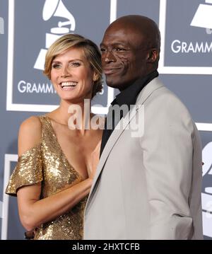 Heidi Klum und Seal kommen bei den jährlichen Grammy Awards 53. im Staples Center in Los Angeles, Kalifornien, an Stockfoto