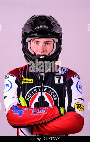 MANCHESTER, GROSSBRITANNIEN. MÄR 14. Tom Brennan - Belle Vue 'ATPI' Aces während des Belle Vue Speedway Media Day im National Speedway Stadium, Manchester, Montag, 14.. März 2022. (Kredit: Ian Charles | MI News) Stockfoto