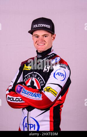 MANCHESTER, GROSSBRITANNIEN. MÄR 14. Brady Kurtz - Belle Vue 'ATPI' Aces während des Belle Vue Speedway Media Day im National Speedway Stadium, Manchester, Montag, 14.. März 2022. (Kredit: Ian Charles | MI News) Stockfoto