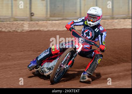 MANCHESTER, GROSSBRITANNIEN. MÄR 14. Max Fricke in Aktion während des Belle Vue Speedway Media Day am Montag, 14.. März 2022, im National Speedway Stadium, Manchester. (Kredit: Ian Charles | MI News) Kredit: MI News & Sport /Alamy Live News Stockfoto