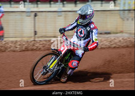 MANCHESTER, GROSSBRITANNIEN. MÄR 14. Jye Etheridge in Aktion während des Belle Vue Speedway Media Day am Montag, 14.. März 2022, im National Speedway Stadium, Manchester. (Kredit: Ian Charles | MI News) Kredit: MI News & Sport /Alamy Live News Stockfoto