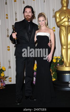 Christian Bale und Reese Witherspoon im Pressesaal bei den Academy Awards 83. im Kodak Theater, Los Angeles. Stockfoto