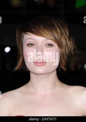 Emily Browning nimmt an der Warner Bros.-Premiere von „Red Riding Hood“ im Chinese Theatre Teil. Los Angeles, 7. März 2011. Stockfoto