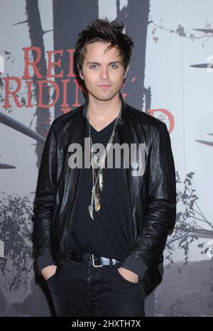 Thomas Dekker nimmt an der Warner Bros.-Premiere von „Red Riding Hood“ im Chinese Theatre Teil. Los Angeles, 7. März 2011. Stockfoto