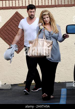 Maksim Chmerkovskiy und Kirstie Alley verlassen das Tanztraining mit den Sternen in Los Angeles, CA. Stockfoto