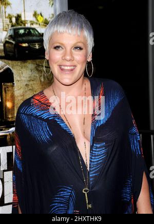 Pink bei der Premiere von „The Lincoln Lawyer“ in Los Angeles im Arclight Cinemas, 10. März 2011. Stockfoto