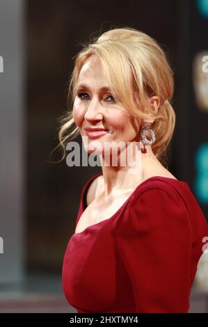 JK Rowling, Autor der Harry Potter-Bücher, kommt bei den British Academy Film Awards 70. an. Die EE BAFTA 2017 fand in der Royal Albert Hall in London statt. Stockfoto