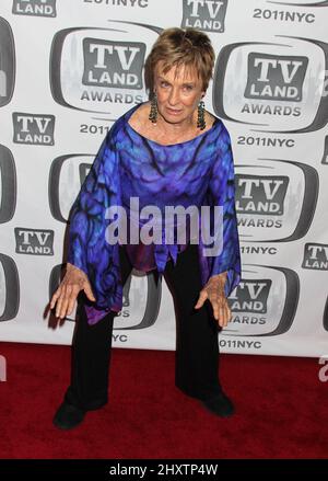 Cloris Leachman nimmt an den jährlichen TV Land Awards 9. Teil, die im Javits Center in New York, USA, abgehalten werden. Stockfoto