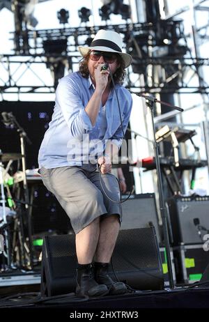 Kevin Drew von Broken Social Scene beim Coachella Valley Music and Arts Festival im Empire Polo Field, Kalifornien. Stockfoto