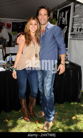 Kate Mansi und Shawn Christian nahmen am Los Angeles Times Festival of Books 2011 Teil, das im USC in Los Angeles, USA, stattfand. Stockfoto