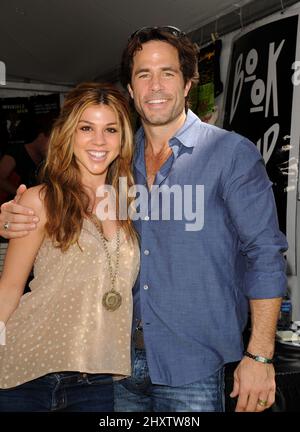 Kate Mansi und Shawn Christian nahmen am Los Angeles Times Festival of Books 2011 Teil, das im USC in Los Angeles, USA, stattfand. Stockfoto