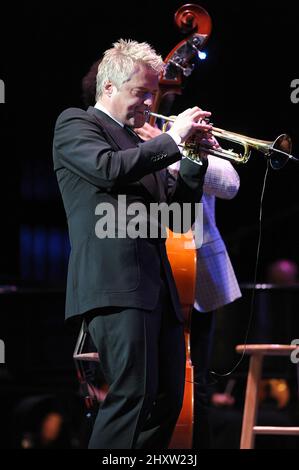 Chris Botti spielt live im Durham Performing Arts Center, North Carolina Stockfoto