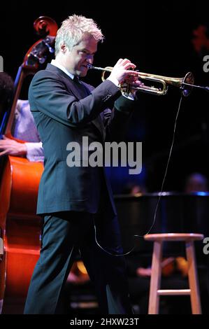 Chris Botti spielt live im Durham Performing Arts Center, North Carolina Stockfoto