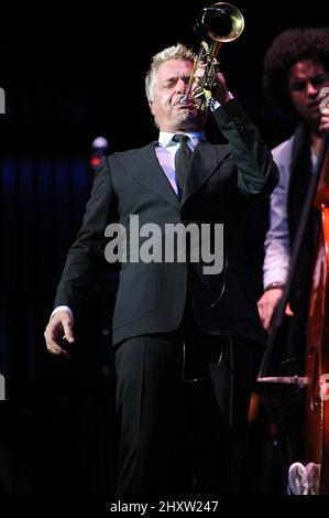 Chris Botti spielt live im Durham Performing Arts Center, North Carolina Stockfoto