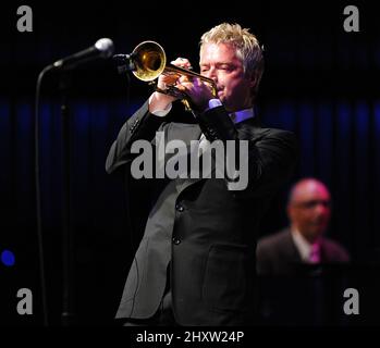 Chris Botti spielt live im Durham Performing Arts Center, North Carolina Stockfoto