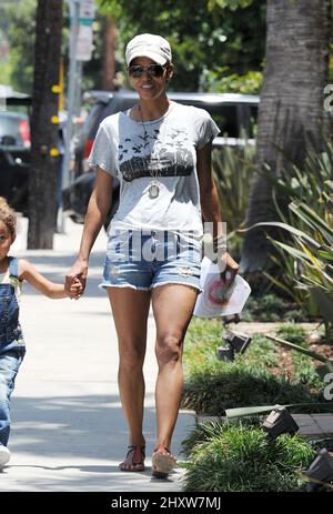 Halle Berry wird in Los Angeles, Kalifornien, gesehen Stockfoto