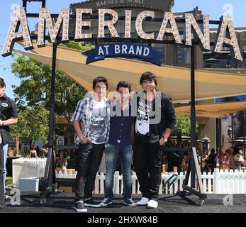 Piero Barone, Gianluca Ginoble und Ignazio Boschetto von Il Volo bei der Americana bei Brand in Glendale, USA. Stockfoto