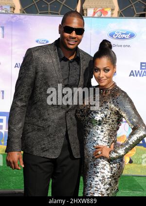 Lala Vazquez und Carmelo Anthony bei den BET Awards 2011 im Shrine Auditorium, Los Angeles, Kalifornien. Stockfoto