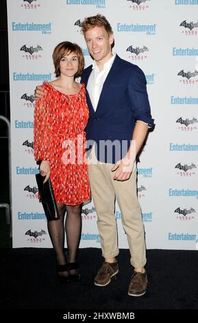 Renee Felice Smith und Barrett Foa während der jährlichen Comic-Con Party der Entertainment Weekly 5. im Hard Rock Hotel San Diego Stockfoto