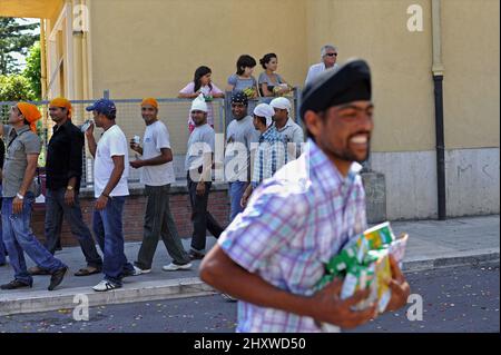 Sabaudia (LT), Italien 27/06/2010: Die indische Gemeinde Punjab von Sikh erinnert an das Martyrium des fünften Gurus Arjan Dev, der laut Überlieferung 1606 durch einen Muslim getötet wurde. ©Andrea Sabbadini Stockfoto