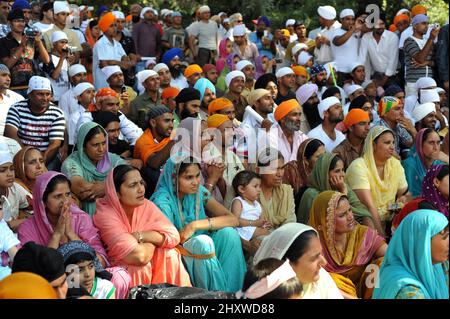 Sabaudia (LT), Italien 27/06/2010: Die indische Gemeinde Punjab von Sikh erinnert an das Martyrium des fünften Gurus Arjan Dev, der laut Überlieferung 1606 durch einen Muslim getötet wurde. ©Andrea Sabbadini Stockfoto